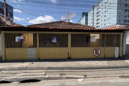 Casa à venda com 500m², 2 quartos e 2 vagasFachada