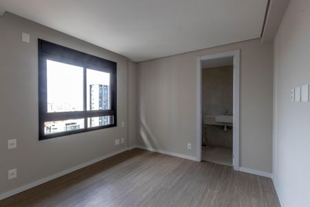 Apartamento à venda com 135m², 3 quartos e 2 vagasSuíte 1