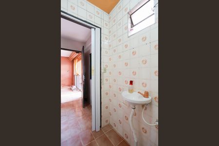 Casa à venda com 280m², 4 quartos e 4 vagasBanheiro de serviço