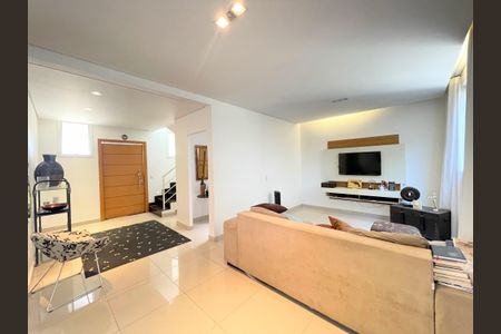 Casa de condomínio à venda com 149m², 3 quartos e 4 vagasSala