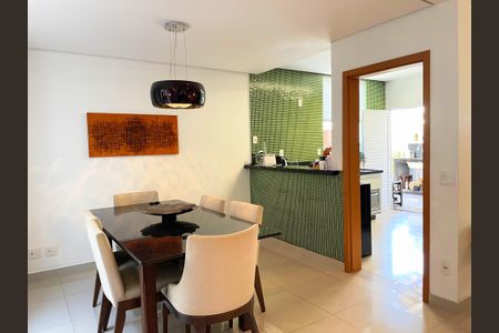 Casa de condomínio à venda com 149m², 3 quartos e 4 vagasSala