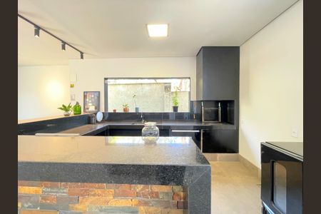 Casa de condomínio à venda com 149m², 3 quartos e 4 vagasEspaço Gourmet