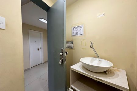 Apartamento para alugar com 60m², 2 quartos e sem vagaBanheiro