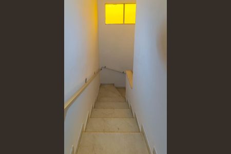 Escada de casa à venda com 4 quartos, 173m² em Vila Independencia, São Paulo