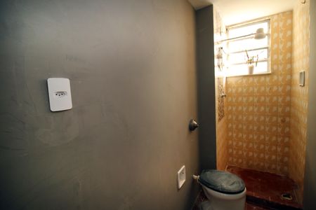 Banheiro de apartamento à venda com 2 quartos, 42m² em Irajá, Rio de Janeiro