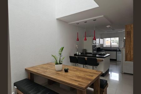Casa para alugar com 170m², 3 quartos e 2 vagasCozinha 