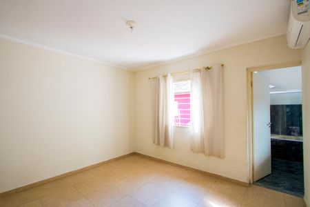 Casa à venda com 136m², 2 quartos e 2 vagasQuarto 1 - Suíte