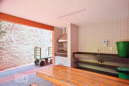 Apartamento para alugar com 100m², 2 quartos e 2 vagasÁrea comum - Churrasqueira