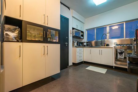 Apartamento à venda com 114m², 3 quartos e 2 vagas Apartamento à venda com 114m², 3 quartos e 2 vagasCozinha