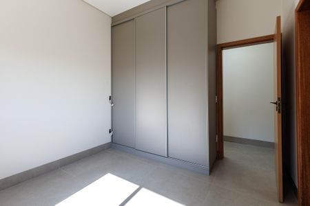 Casa de condomínio para alugar com 205m², 4 quartos e 4 vagasQuarto 2