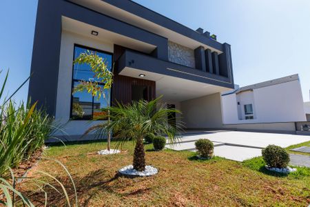 Casa de condomínio para alugar com 205m², 4 quartos e 4 vagasFachada