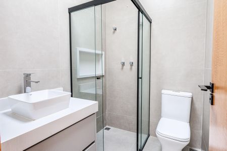 Casa de condomínio para alugar com 205m², 4 quartos e 4 vagasBanheiro do Quarto 3