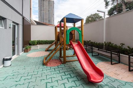 Apartamento à venda com 81m², 2 quartos e 1 vaga Apartamento à venda com 81m², 2 quartos e 1 vagaÁrea comum - Playground