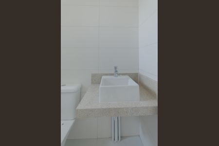 Apartamento à venda com 81m², 2 quartos e 1 vaga Apartamento à venda com 81m², 2 quartos e 1 vagaBanheiro Social