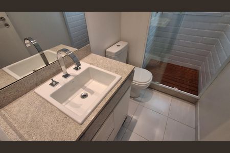 Apartamento para alugar com 155m², 2 quartos e sem vagaBanheiro Suíte 1