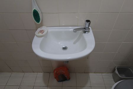 Casa de condomínio para alugar com 170m², 3 quartos e 2 vagasBanheiro de Serviço