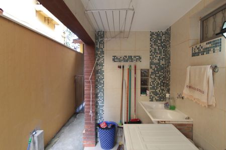 Casa de condomínio para alugar com 170m², 3 quartos e 2 vagasÁrea de Serviço