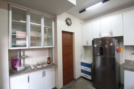 Casa de condomínio para alugar com 170m², 3 quartos e 2 vagasCozinha