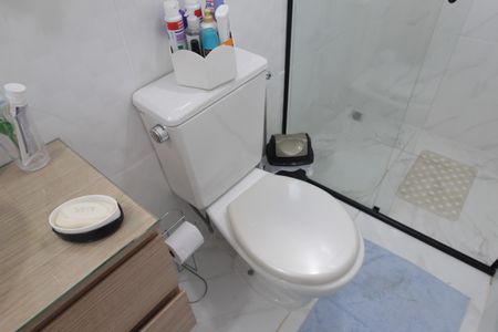 Casa de condomínio para alugar com 170m², 3 quartos e 2 vagasBanheiro da Suíte