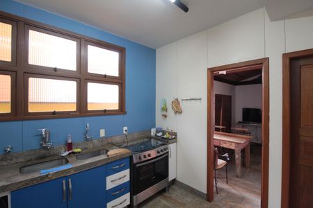 Casa de condomínio para alugar com 170m², 3 quartos e 2 vagasCozinha