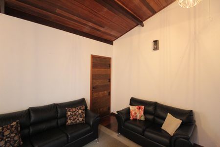 Sala de casa de condomínio para alugar com 3 quartos, 170m² em Copacabana, Belo Horizonte