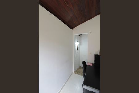 Casa de condomínio para alugar com 170m², 3 quartos e 2 vagasEscritório