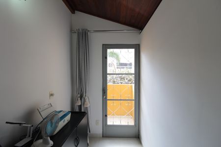 Casa de condomínio para alugar com 170m², 3 quartos e 2 vagasEscritório