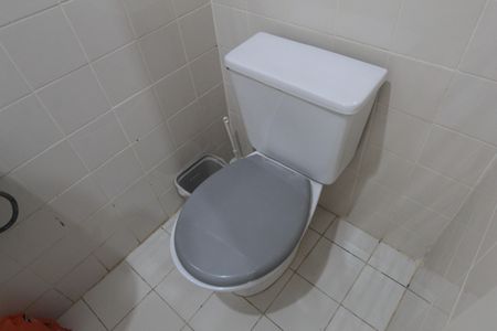 Casa de condomínio para alugar com 170m², 3 quartos e 2 vagasBanheiro de Serviço