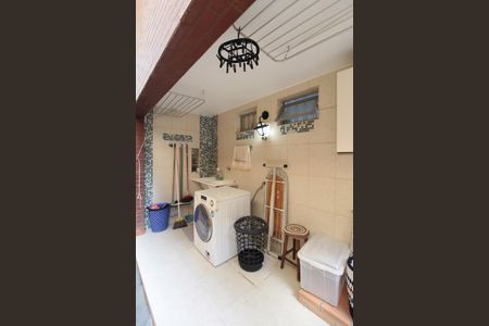 Casa de condomínio para alugar com 170m², 3 quartos e 2 vagasÁrea de Serviço