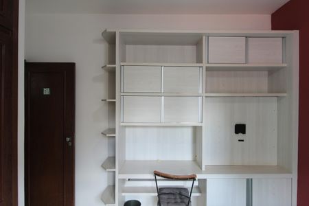 Casa de condomínio para alugar com 170m², 3 quartos e 2 vagasQuarto 2