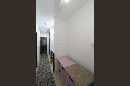 Casa de condomínio para alugar com 170m², 3 quartos e 2 vagasCorredor