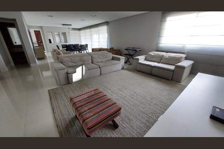 Apartamento à venda com 225m², 3 quartos e 4 vagas