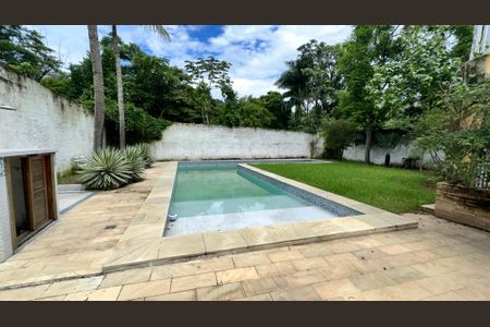 Casa à venda com 900m², 7 quartos e 4 vagasPiscina