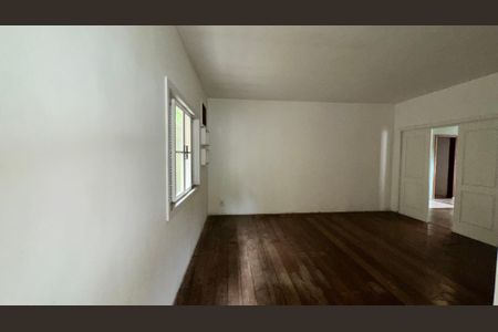 Casa à venda com 900m², 7 quartos e 4 vagasQuarto 3