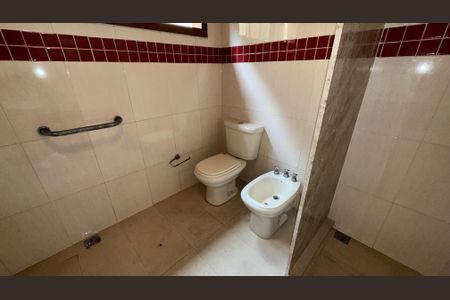 Casa à venda com 900m², 7 quartos e 4 vagasBanheiro da Suíte 1