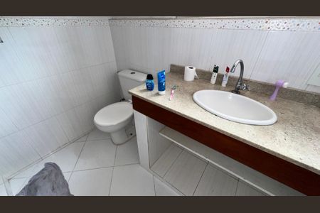 Casa à venda com 900m², 7 quartos e 4 vagasBanheiro Social