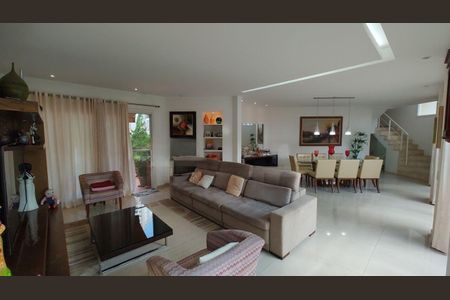 Casa à venda com 4 quartos, 212m² em Parque Alves de Lima, São Paulo