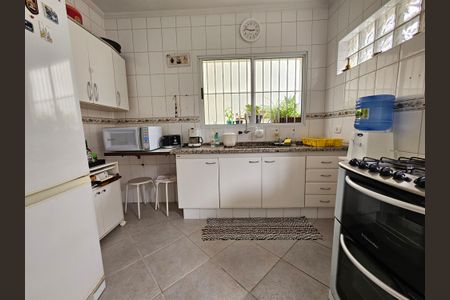 Casa à venda com 125m², 4 quartos e 1 vaga Casa à venda com 125m², 4 quartos e 1 vagaCozinha