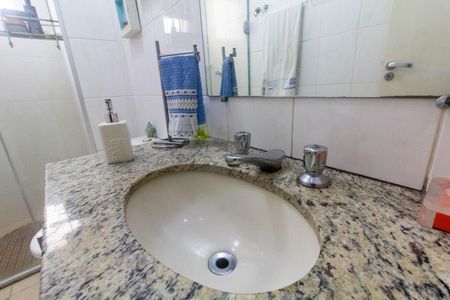 Apartamento à venda com 72m², 3 quartos e 2 vagasBanheiro 2