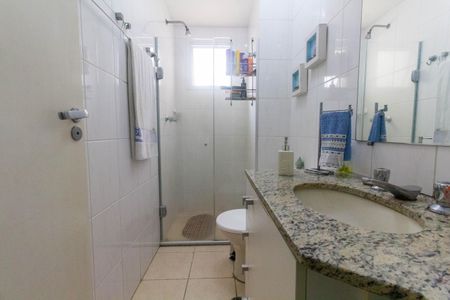 Apartamento à venda com 72m², 3 quartos e 2 vagasBanheiro 2