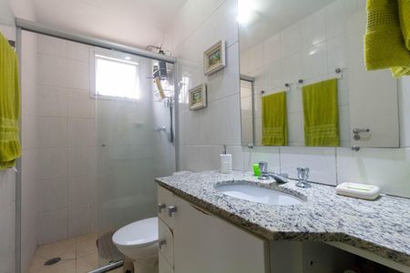 Apartamento à venda com 72m², 3 quartos e 2 vagasBanheiro 1