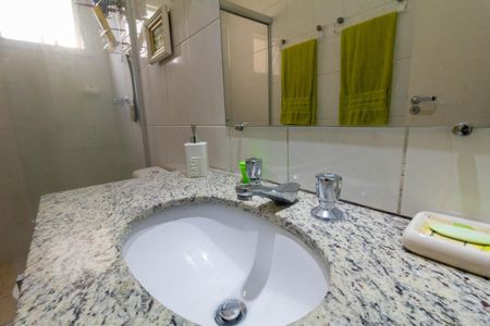 Apartamento à venda com 72m², 3 quartos e 2 vagasBanheiro 1