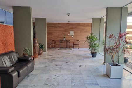 Apartamento para alugar com 176m², 3 quartos e 1 vaga Apartamento para alugar com 176m², 3 quartos e 1 vagaHall de entrada