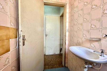 Casa à venda com 285m², 5 quartos e 3 vagasBanheiro de serviço