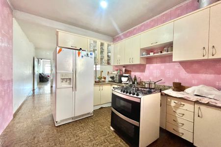 Casa à venda com 285m², 5 quartos e 3 vagasCozinha