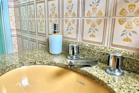 Casa à venda com 285m², 5 quartos e 3 vagasBanheiro da Suíte