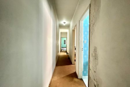 Casa à venda com 285m², 5 quartos e 3 vagasCorredor