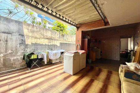 Casa à venda com 285m², 5 quartos e 3 vagasÁrea de Serviço