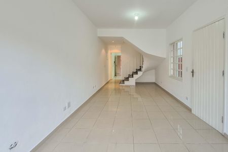 Sala de casa de condomínio à venda com 4 quartos, 239m² em Jardim Pinheiros, São Paulo