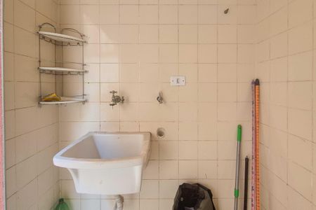 Casa de condomínio à venda com 239m², 4 quartos e 2 vagasLavanderia